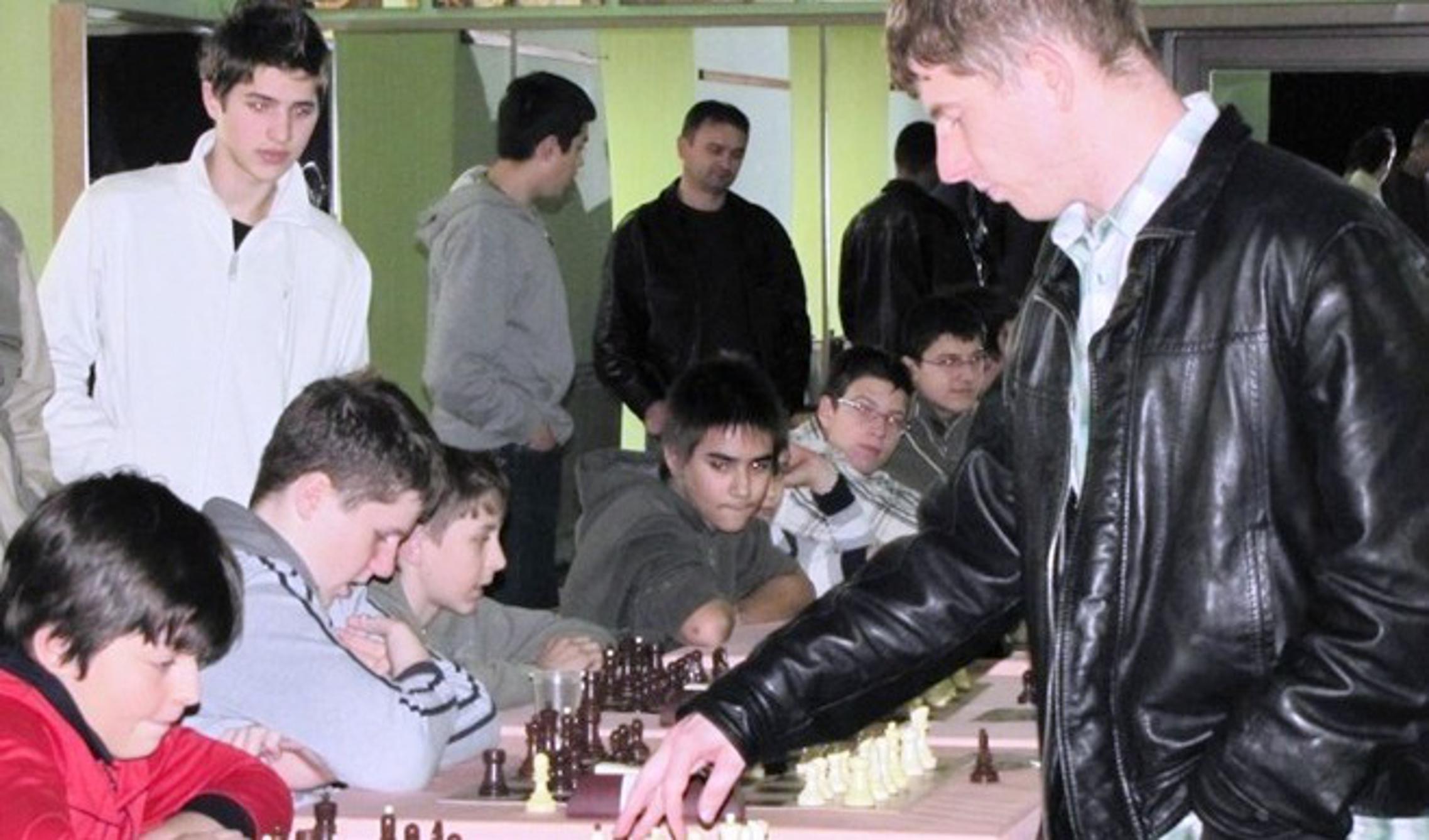 Simultanka velemajstora Ante Brkića na 11. Memorijalu Milan Mesić