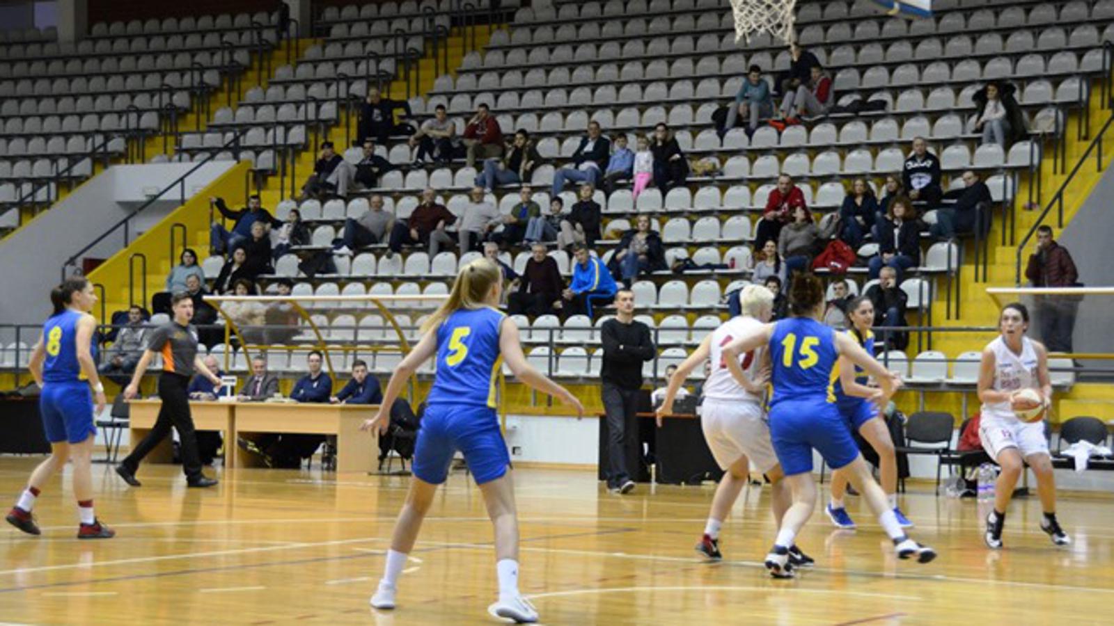 Košarkašice Broda na Savi (bijele) u subotu dočekuju vodeću Trešnjevku