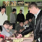Velemajstor Anto Brkić odigrao je simultanku s petnaestoricom nadarenih juniora i kadeta