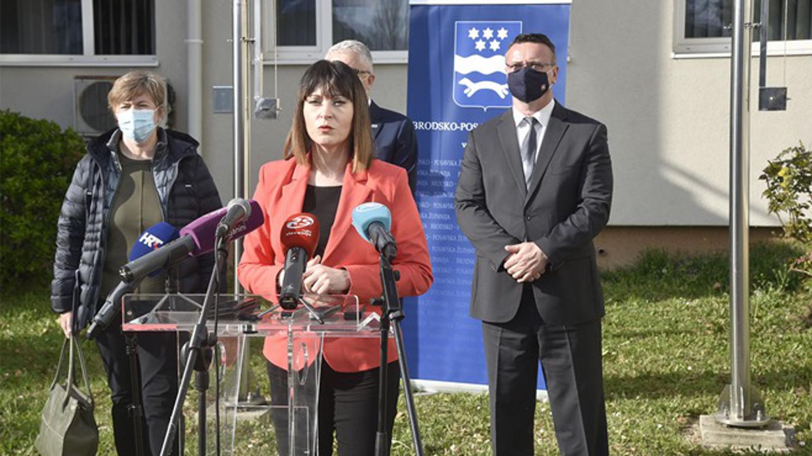Ministrica Nataša Tramišak se konačno obraća puku