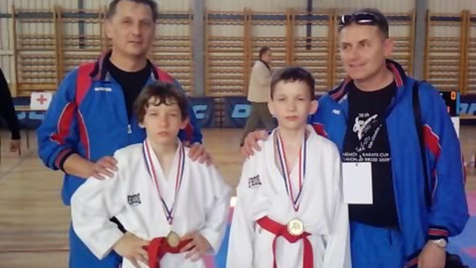 Trenerska braća Zdenko i Nenad Horvat sa braćom Mađarević