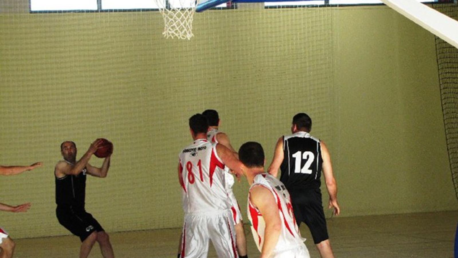 Brod old stars (crni) pobjedio Rio pak AZ alate