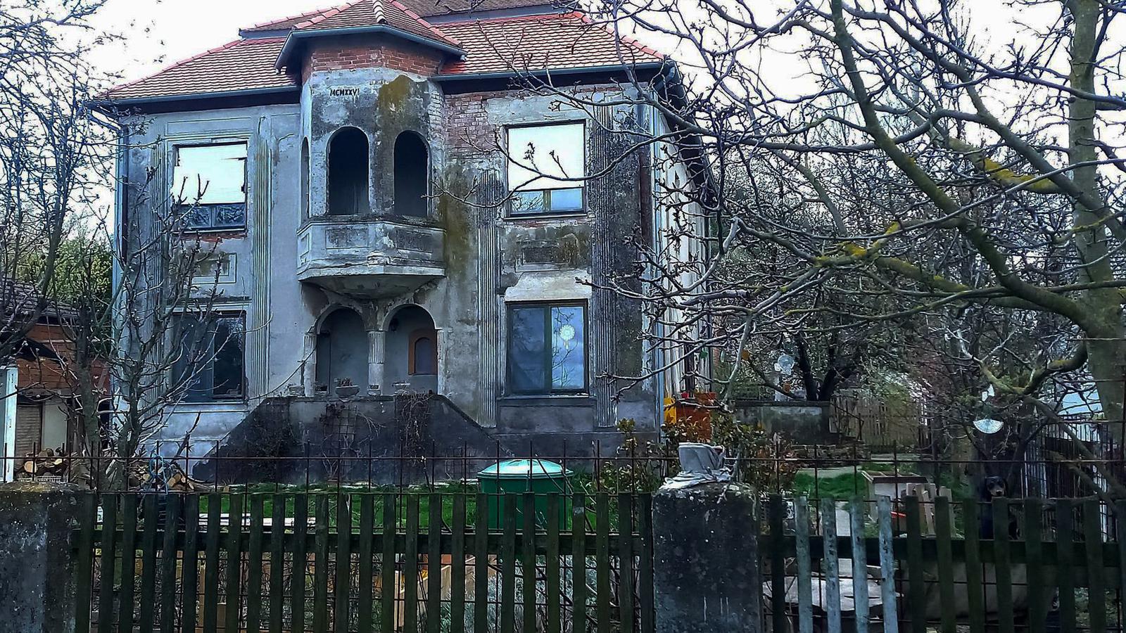 Dinkina obiteljska kuća u Šarengradu