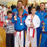 Treneri Zdenko i Nenad Horvat s djelom svoje ekipe