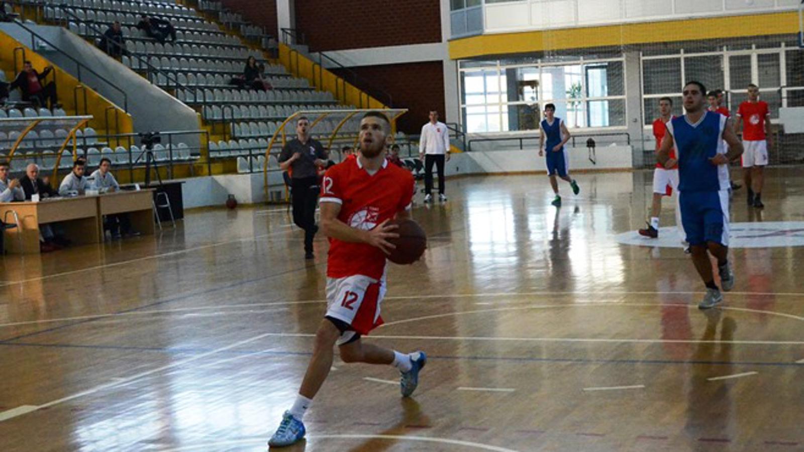 Najefikasniji igrač utakmice Šmital zabija jedan od svoja 32 koša