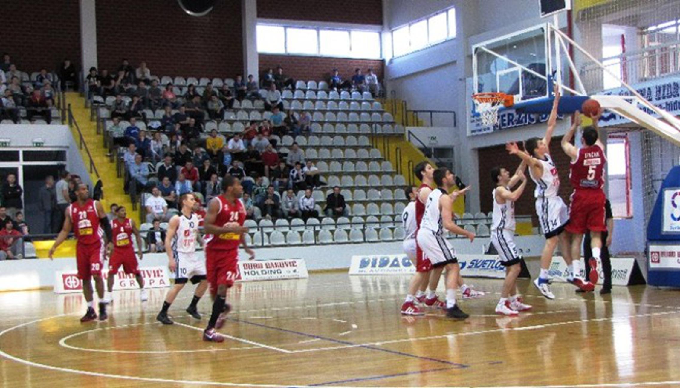 Cedevita (crveni) je bila prejaka za Brođane