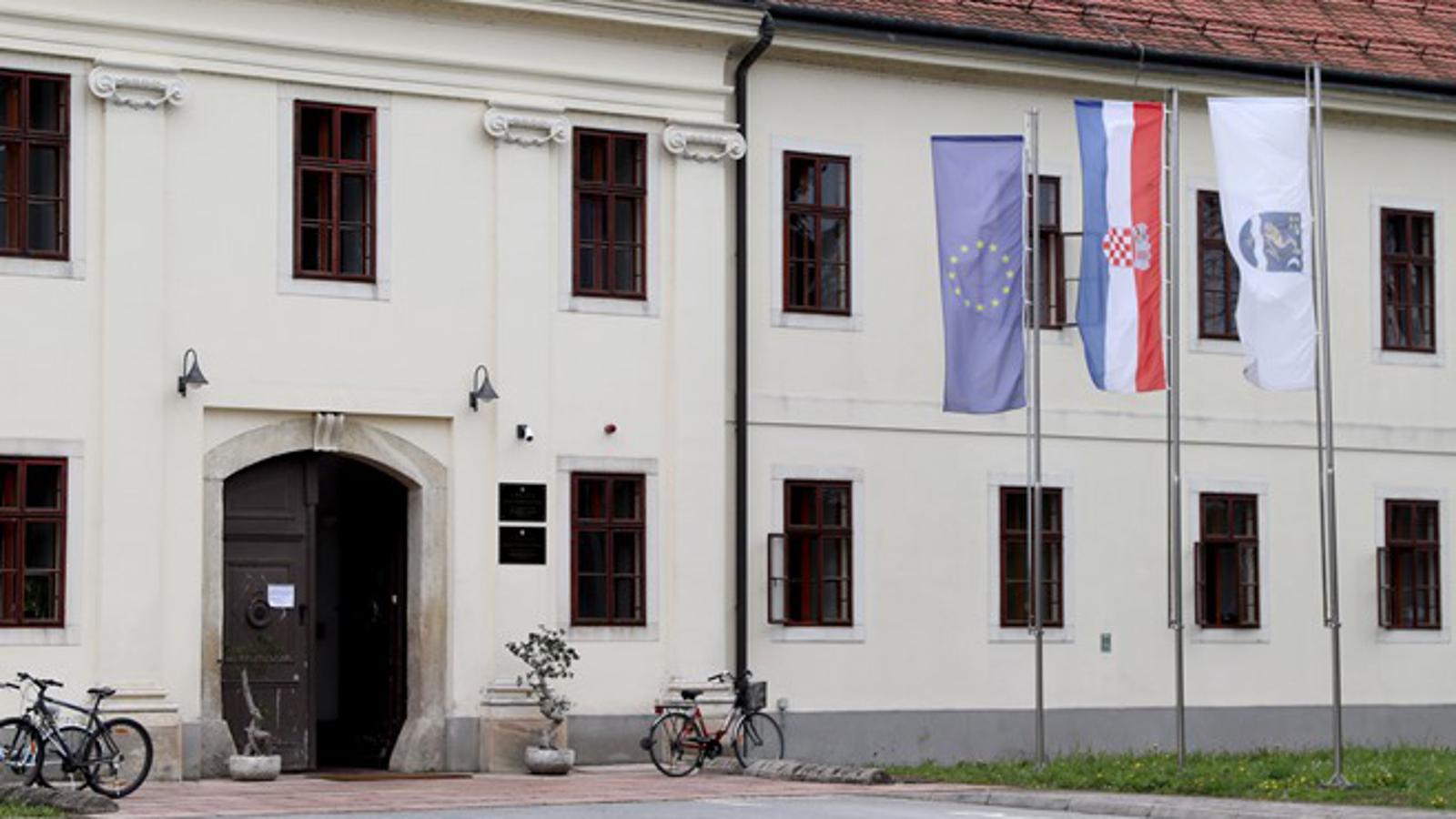 Ulaz u slavonskobrodsku Gradsku upravu