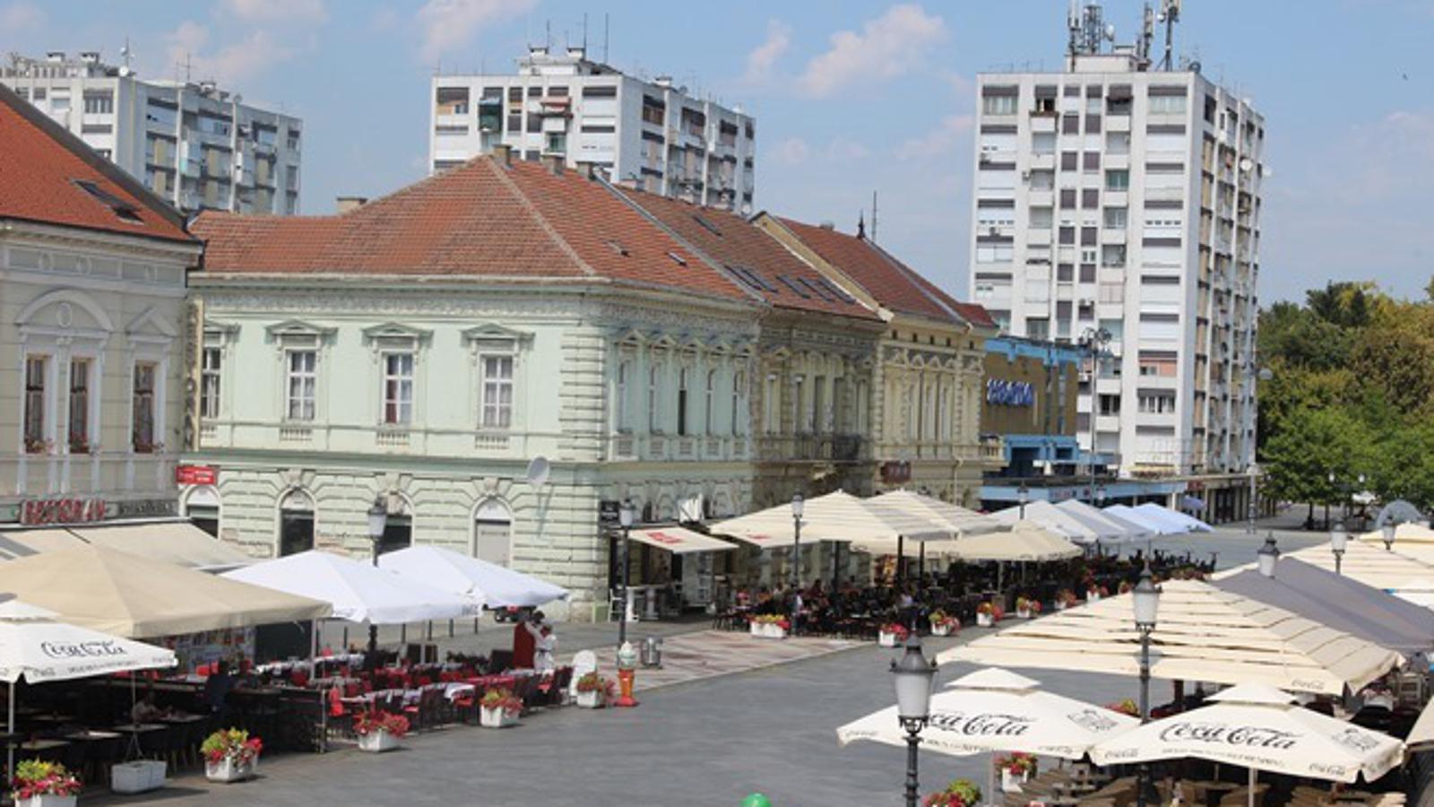 Trg Ivane Brlić Mažuranić u Slavonskom Brodu