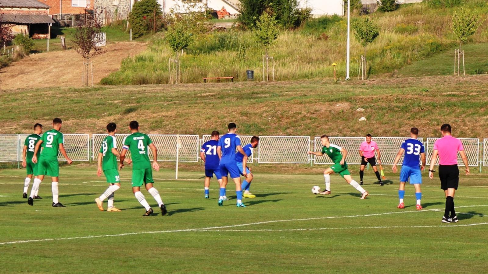 Hajduk (zeleni) i Papuk su u Pakracu podjelili bodove.