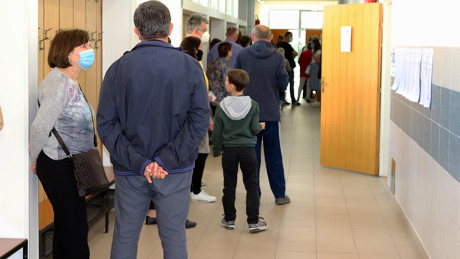 U nekim je trenutcima danas ipak bila gužva na brodskim biračkim mjestima