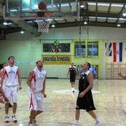 Navigator (bijeli) je prestigao prednost Old stars Broda (crni) u ušao u finale