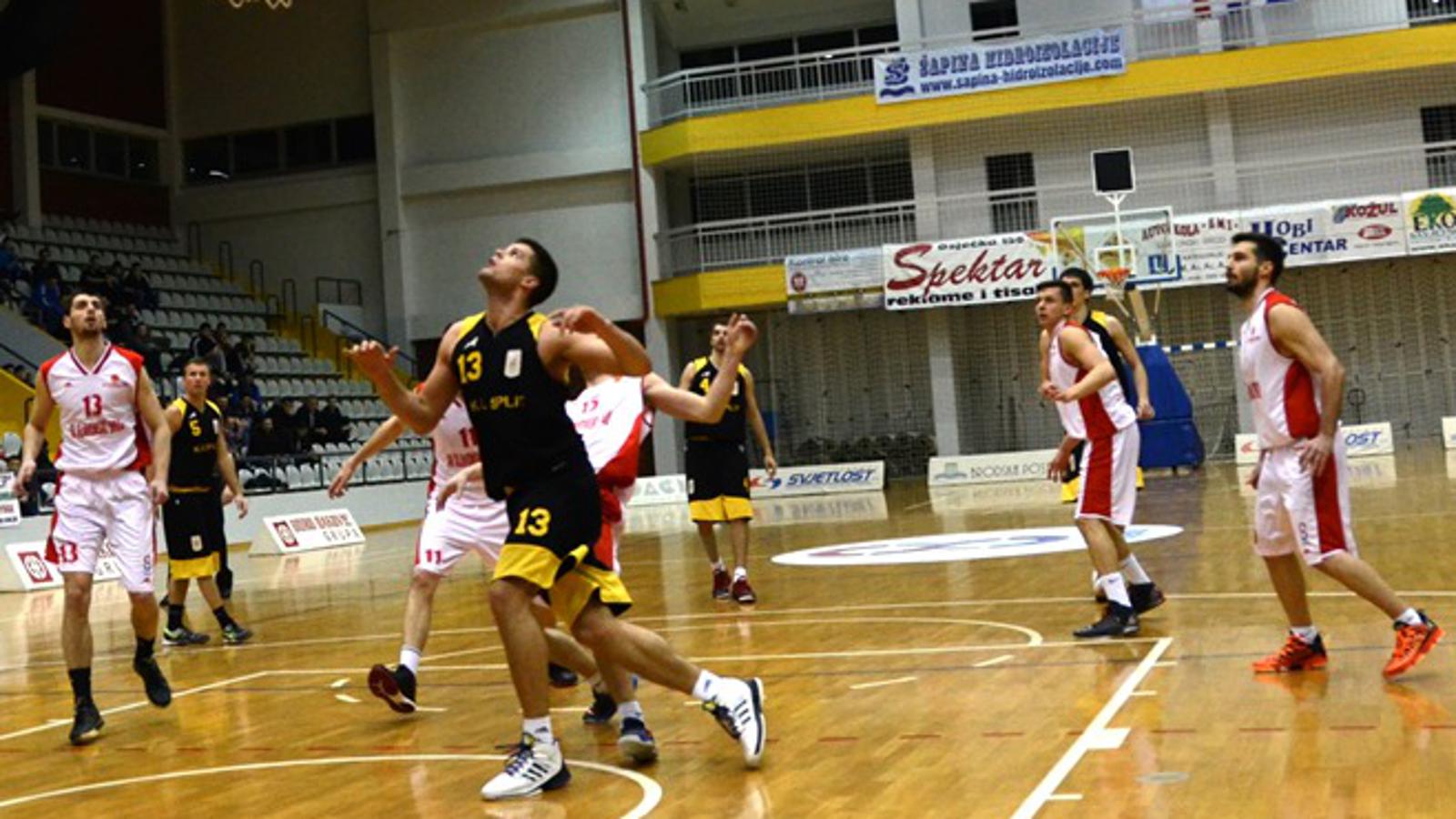 Košarkaši Slavonskog Broda (bijeli) dočekuju Zabok uz imperativ pobjede