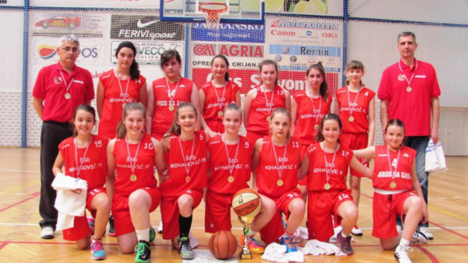 Najmlađe košarkašice Broda na Savi - prvakinje Slavonije i Baranje