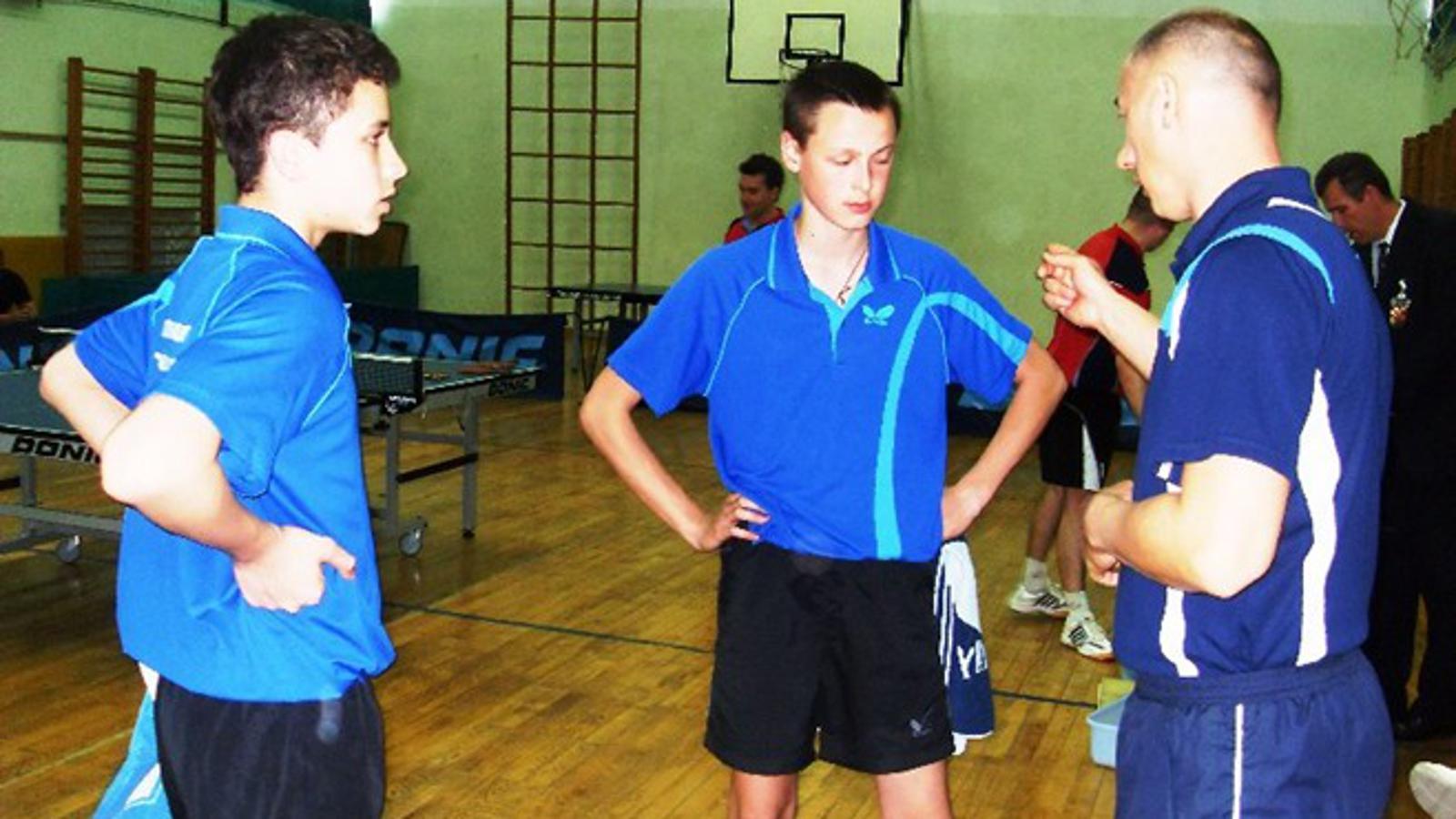 Ivan Garić (u sredini)