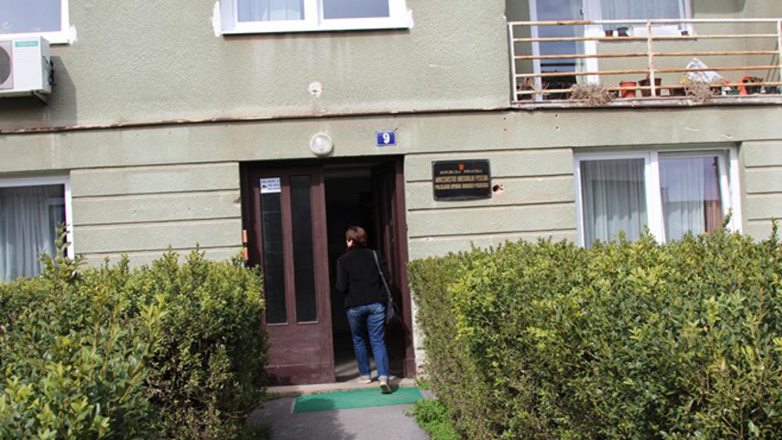 Ulaz u zgradu Policije na adresi Mažuranićeva 9