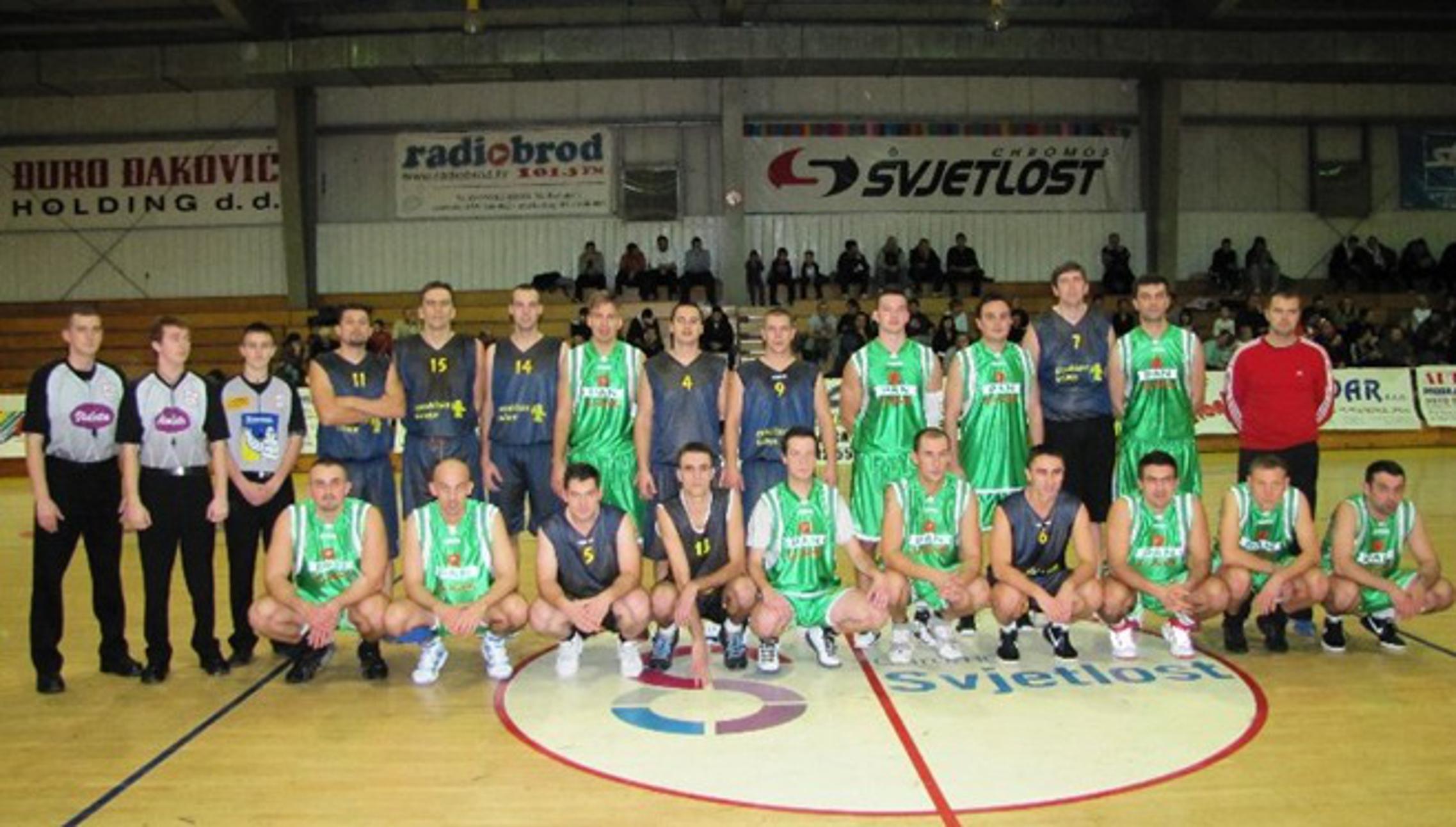 Prošlosezonski finalisti BAKL-a: Geodetske usluge Agotić (plavi) i Navigator (zeleni)