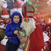 Sveti Nikola darivao mališane u Tvrđavi Brod