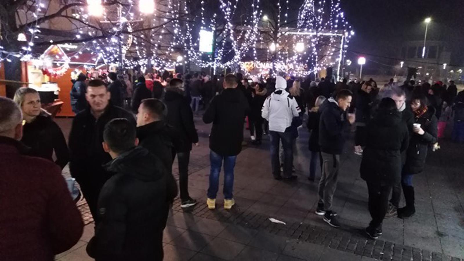 Trg Ivane Brlić-Mažuranić, Slavonski Brod, početak Božićne bajke