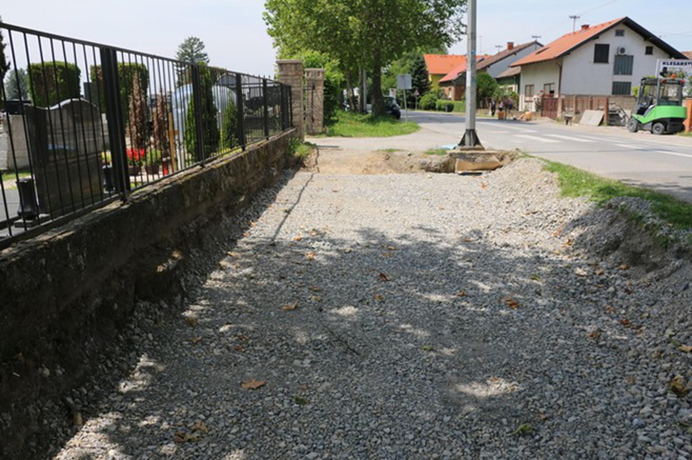 Grade pješačku stazu u Ulici Svetog Lovre