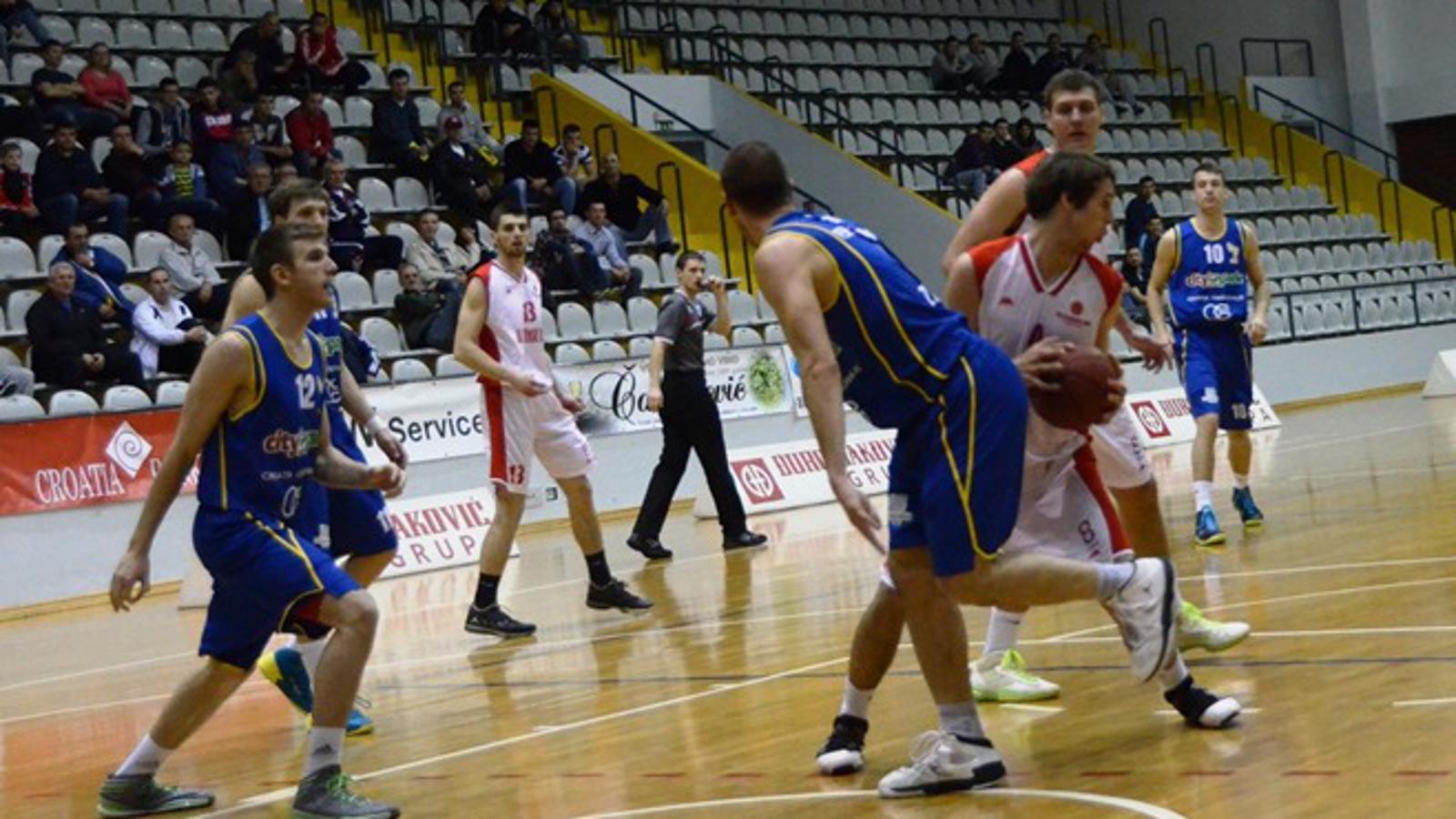 Košarkaši Slavonskog Broda (bijeli) u subotu dočekuju Split