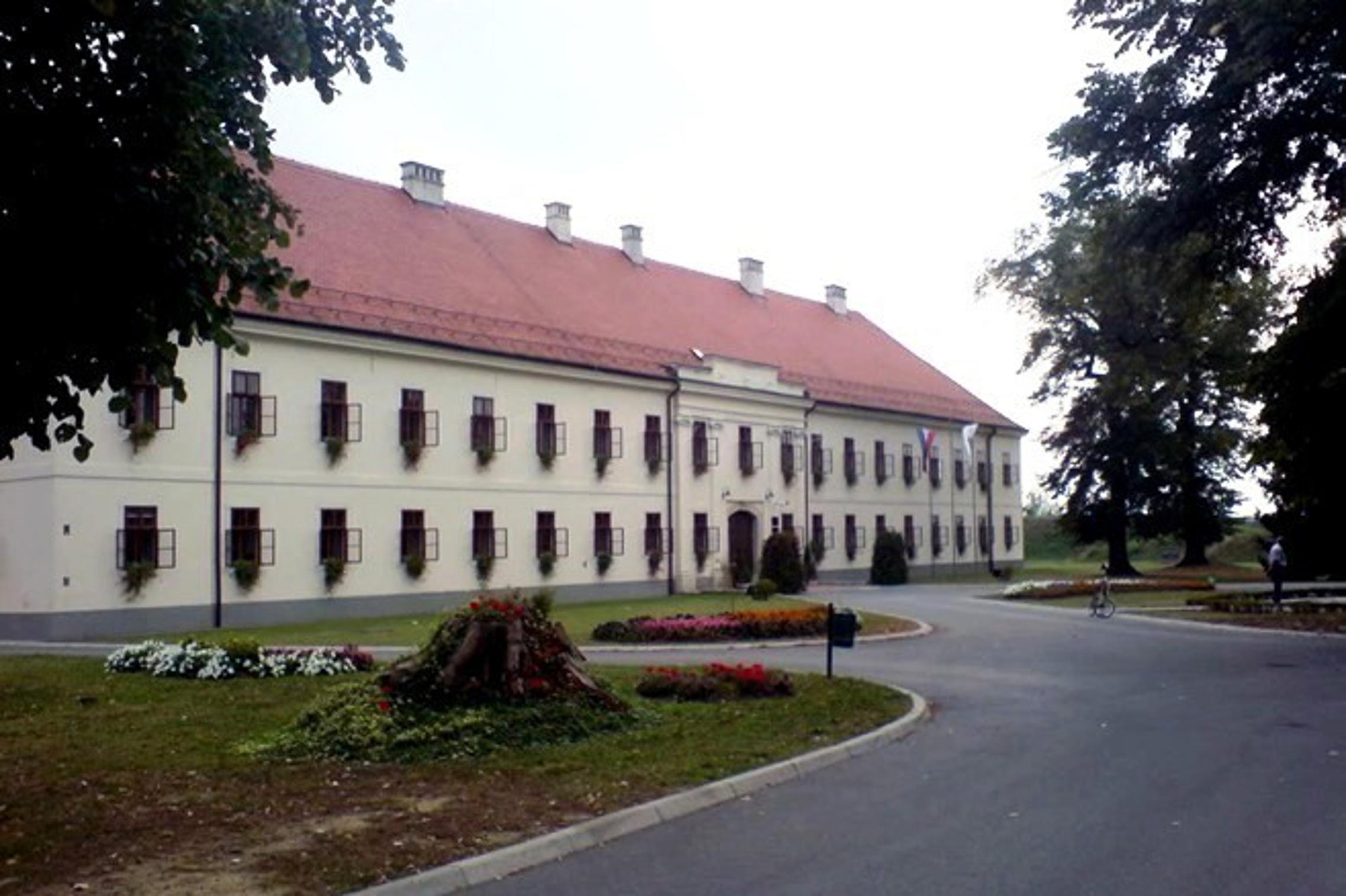 Zgrada Gradske uprave Slavonski Brod