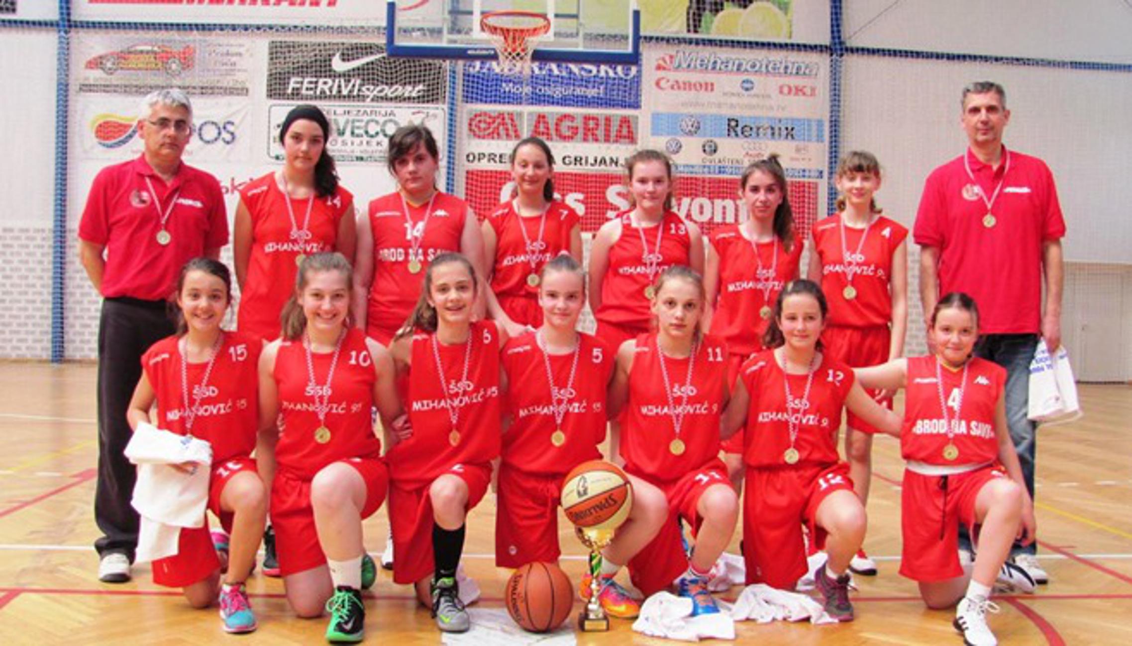 Najmlađe košarkašice Broda na Savi - prvakinje Slavonije i Baranje