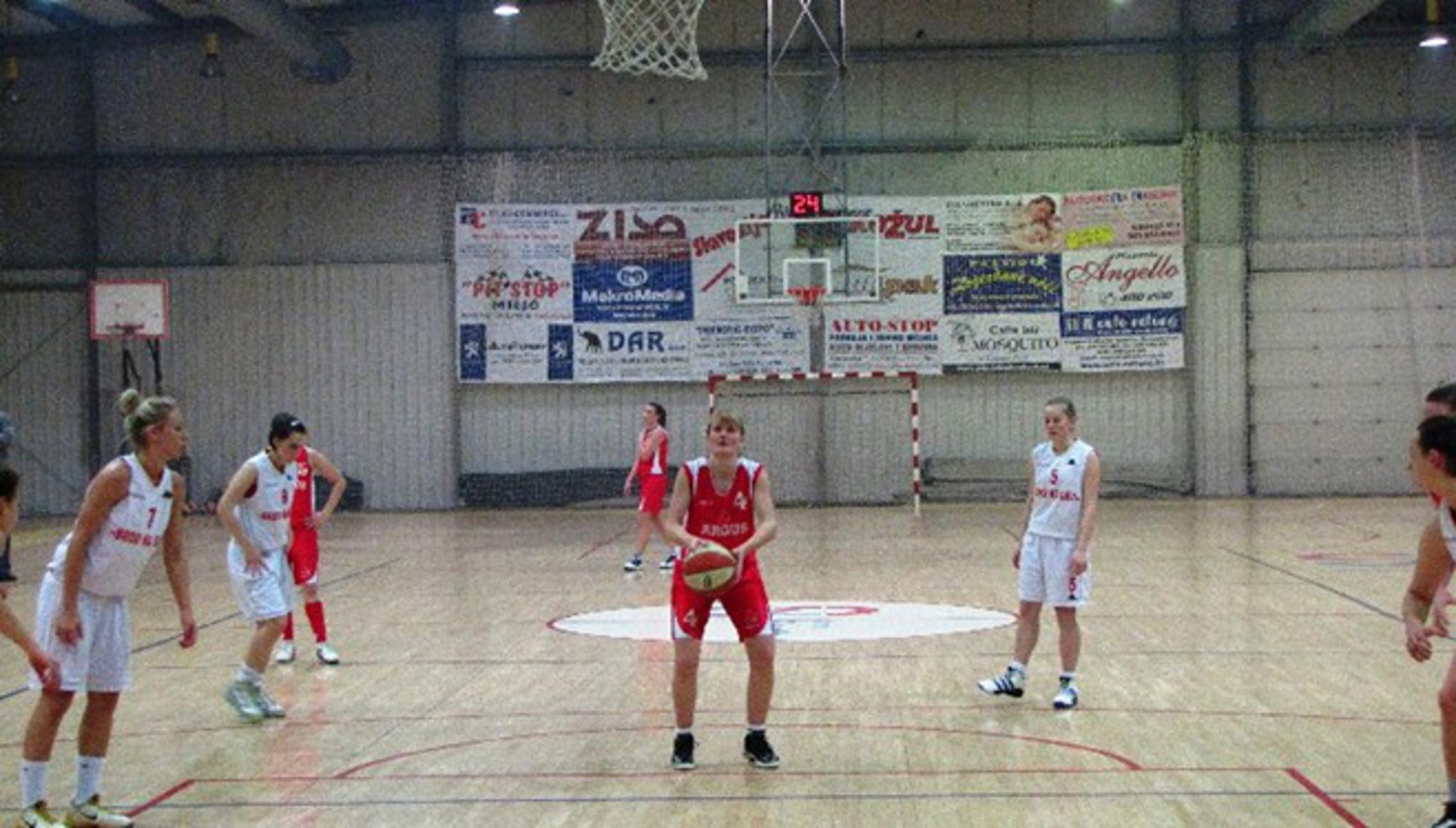 Najbolja igračica utakmice Kristina Pehar izvodi slobodna bacanja