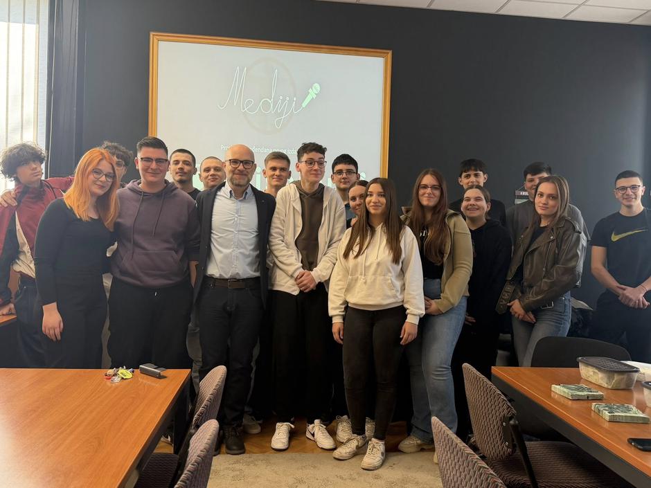  | Author: Radio 92FM