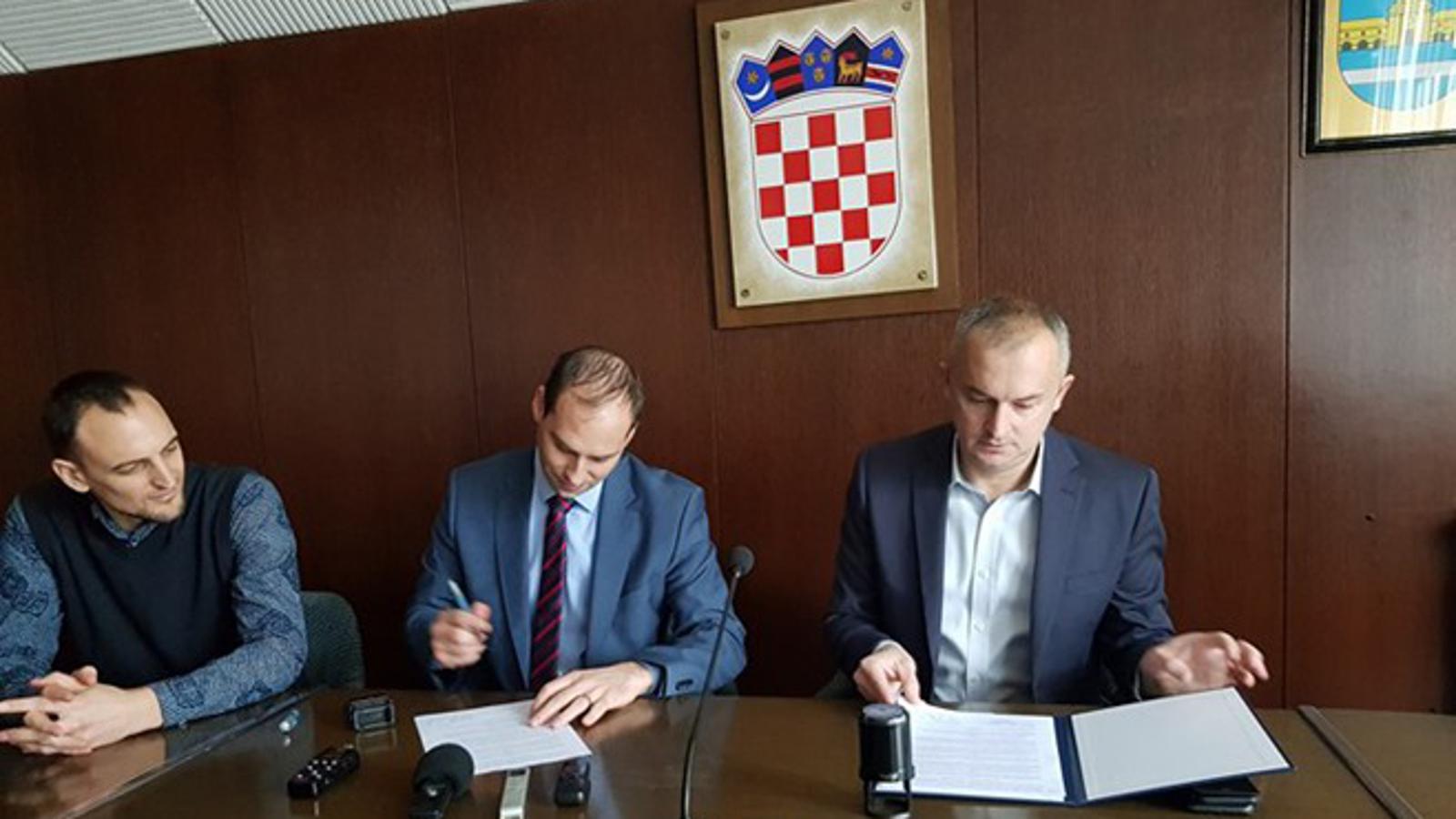 Potpisivanje ugovora   