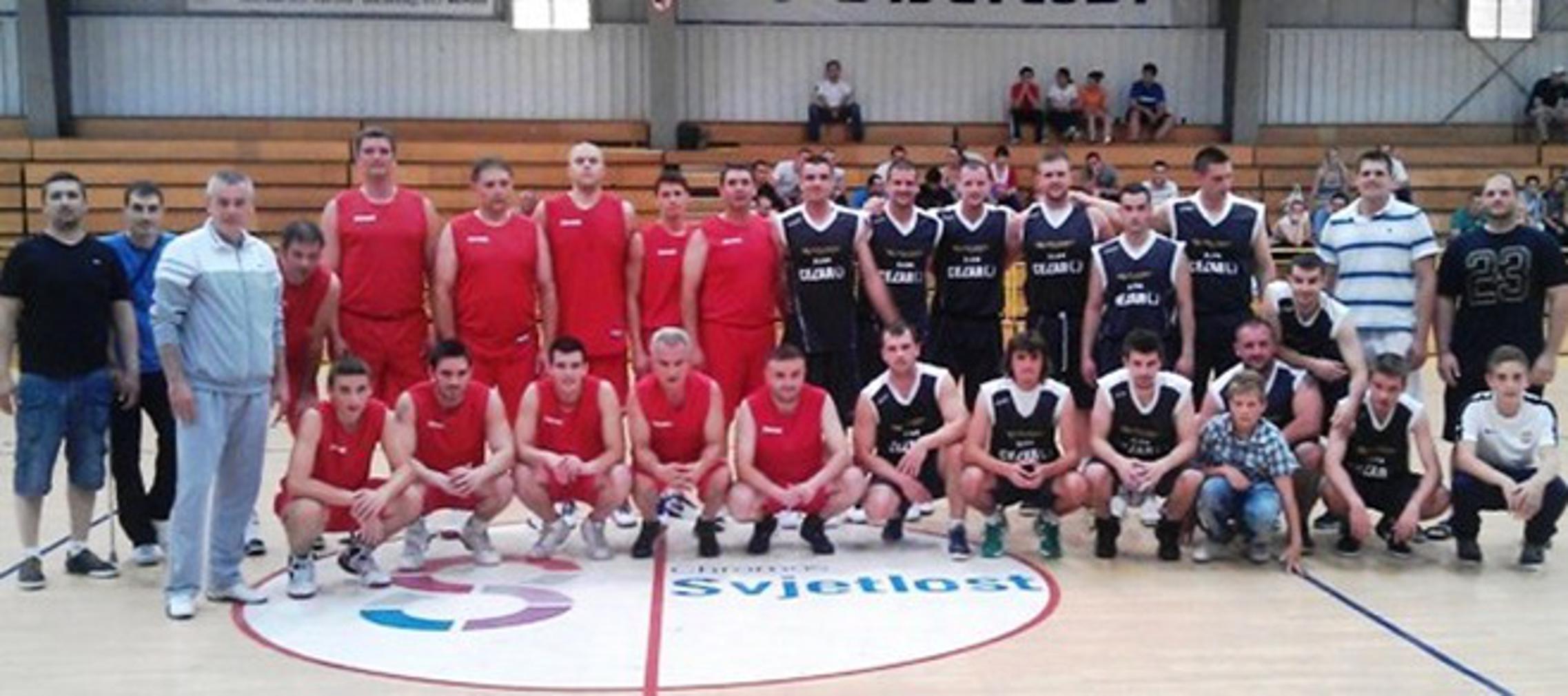 Finalisti prošle sezone: Trgo Invest (crveni) i Velebit Cezar