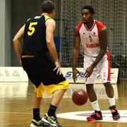 Marcus Johnson (bijela majica) je u Šibeniku zabio najviše koševa za Brođane