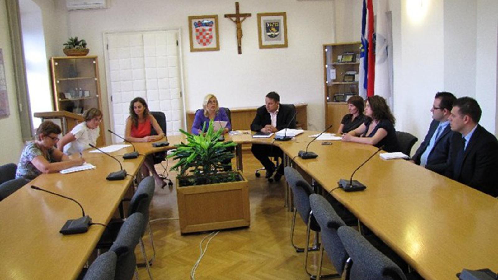 Sa sjednice Povjerenstva za otvaranje ponuda za izgradnju Gradskih bazena