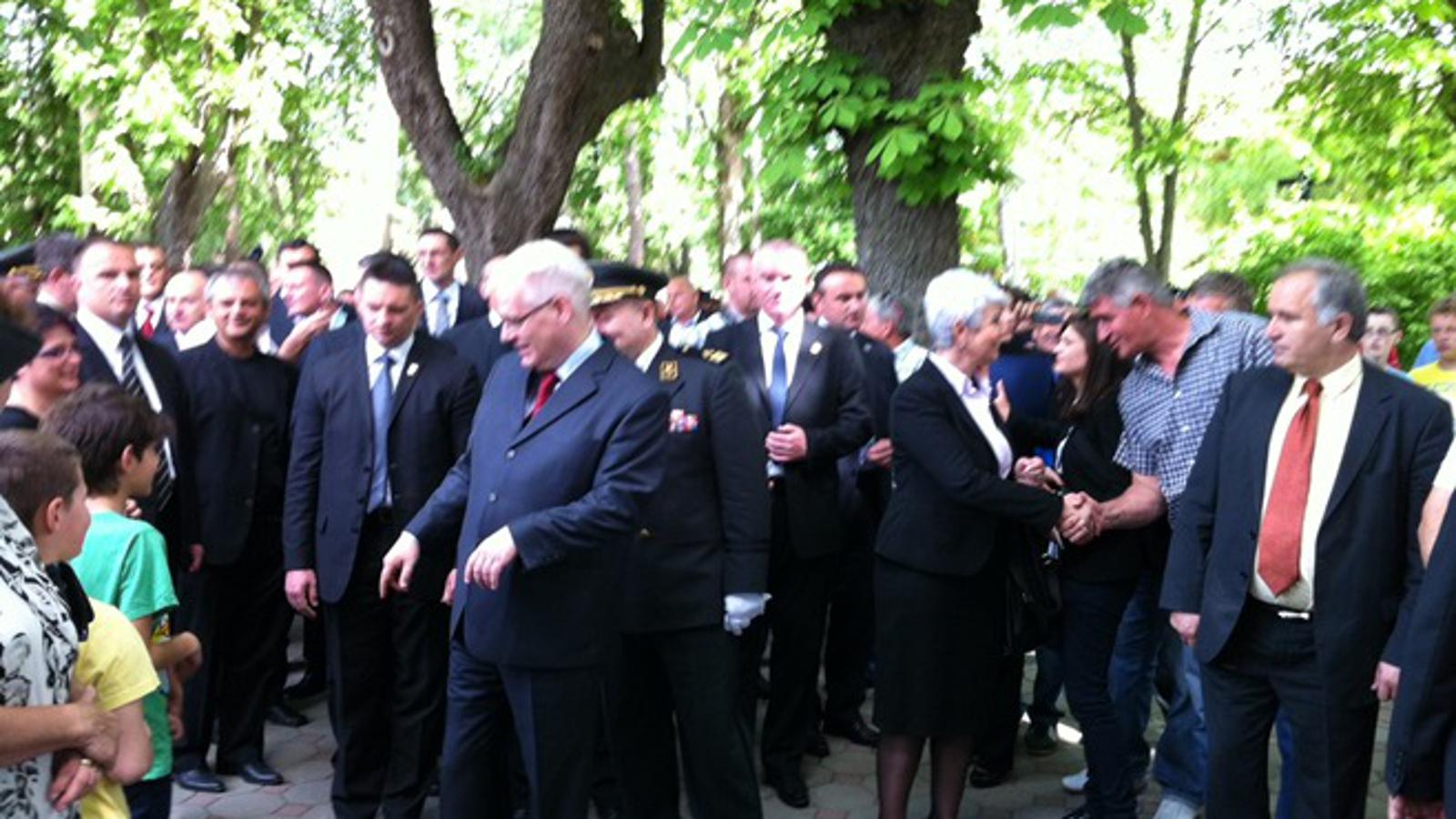 Narod je pozdravljao Jadranku Kosor više nego Ivu Josipovića i druge velikodostojnike