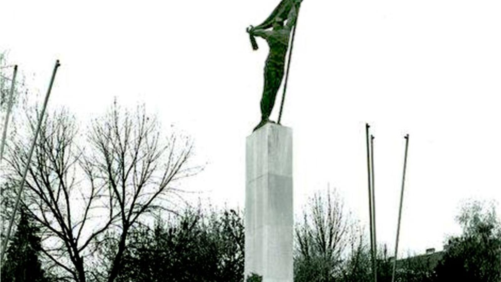 Pobjednik, autor Dušan Džamonja, detalj spomenika