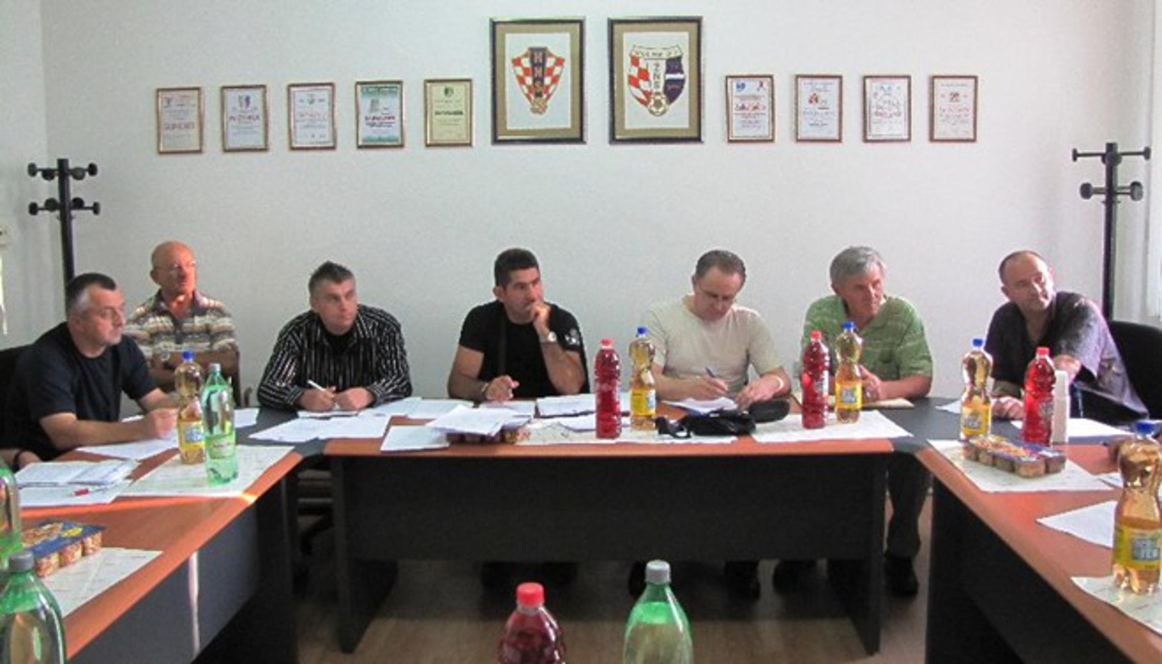 Detalj s Plenuma klubova 1. ŽNL Brodsko-posavske 1.8.2011.