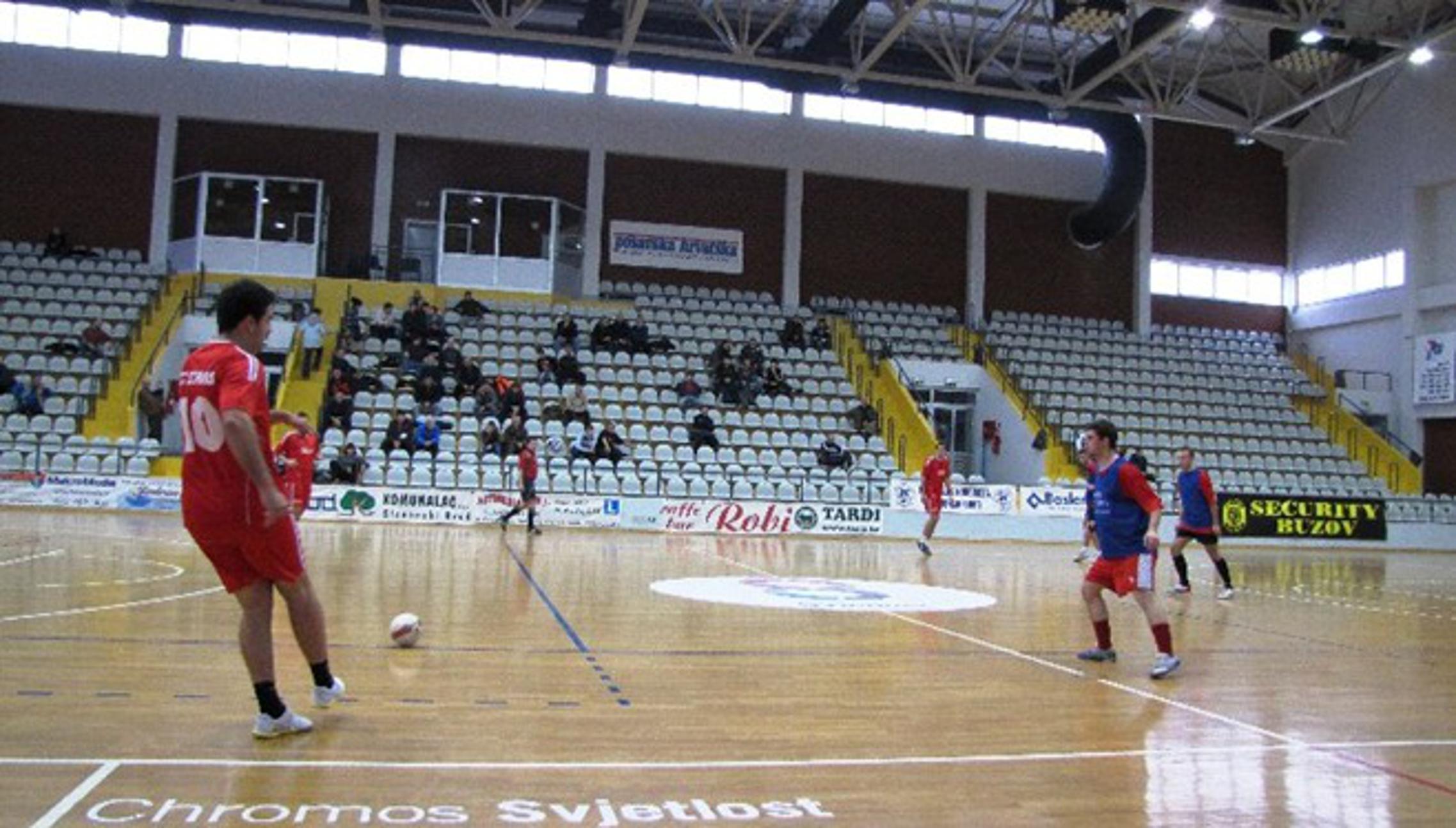 Dvoranska liga veterana igrala se u SD Vijuš