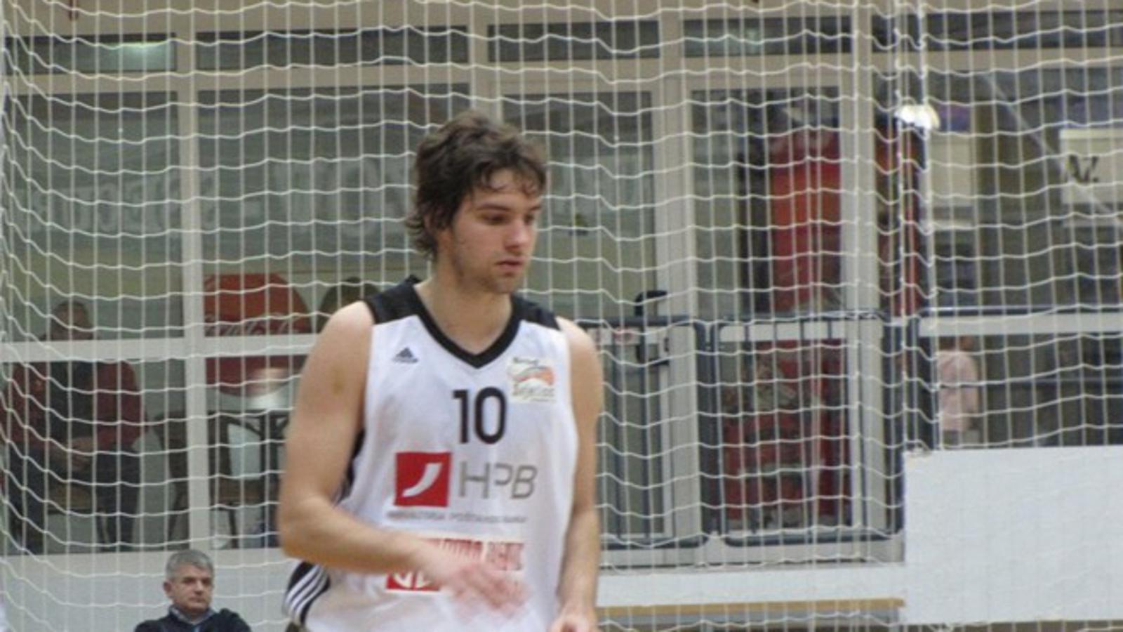 Luka Petković je u Trogiru postigao 19 koševa od čega 4 trice