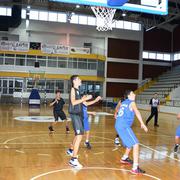 Detalj iz utakmice mlađih kadeta Đure Đakovića (crni) - Vukovara