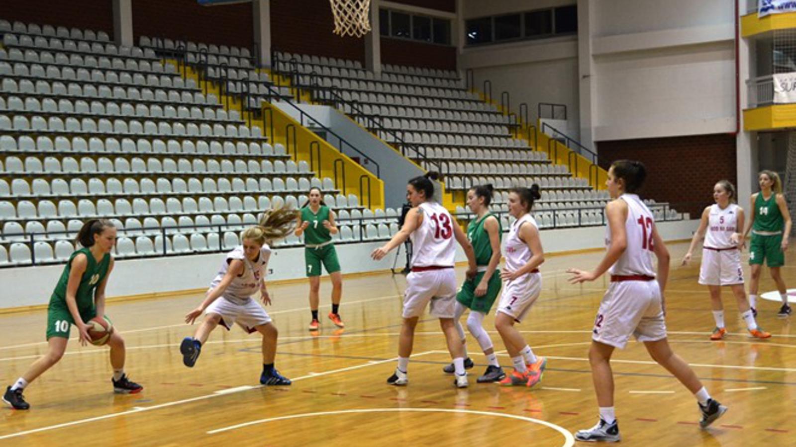 Brođanke (bijele) i Zagrepčanke odigrale su zanimljivu utakmicu u Vijušu