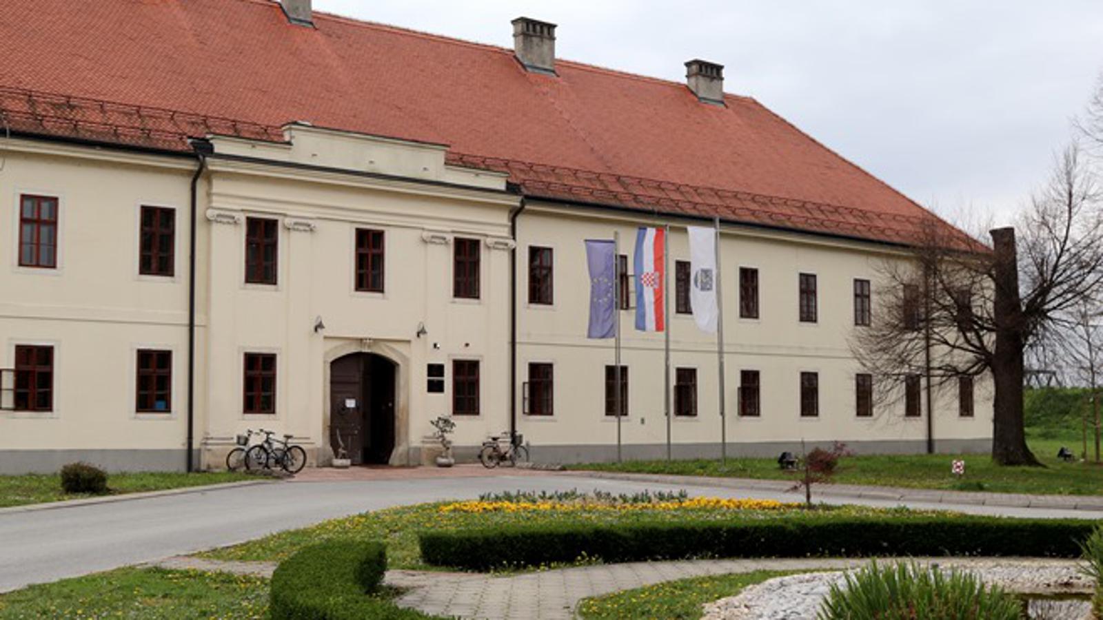 Zgrada Gradske uprave u Slavonskom Brodu