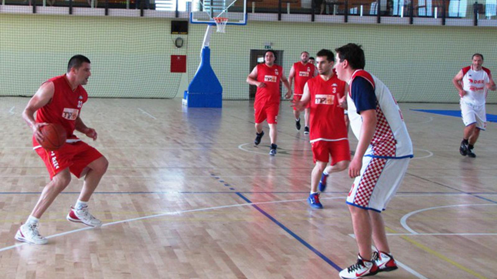 Darko Pezer (lijevo) bio je najučinkovitiji u pobjedi nad Rio pak AZ alatima