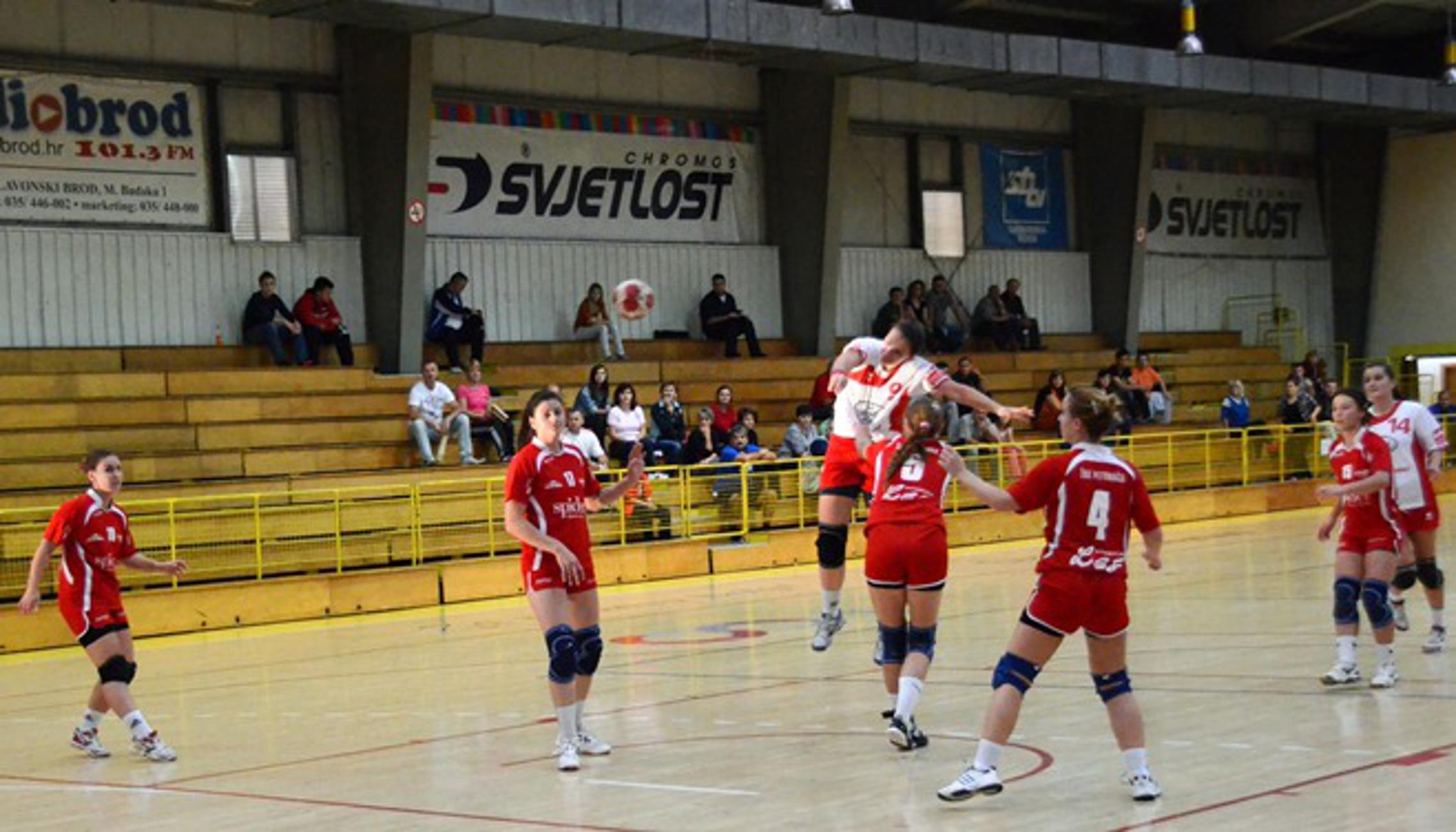 Ivona Bednjanec postiže jedan od svojih 5 golova
