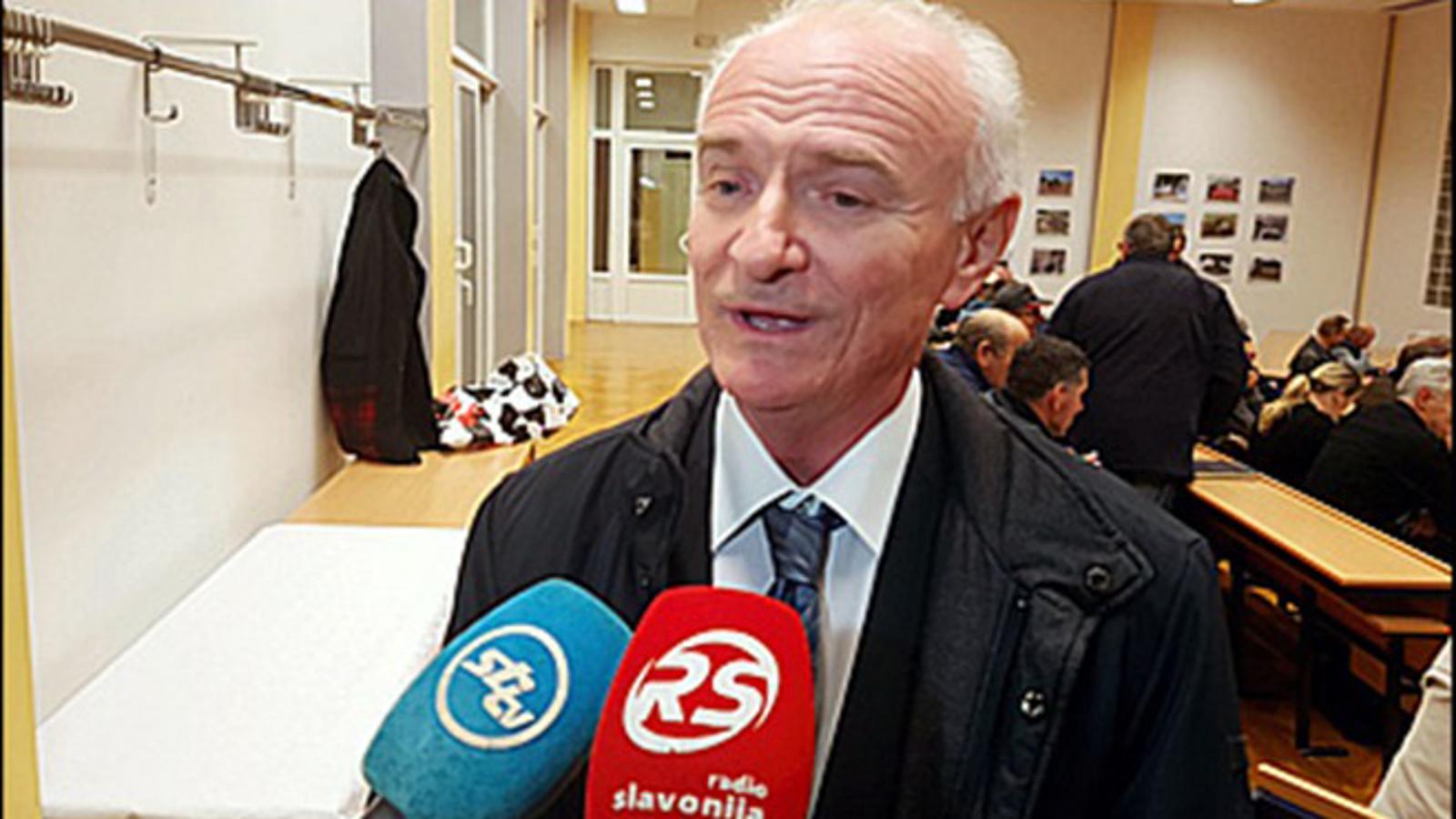 Predavač Josip Lončar