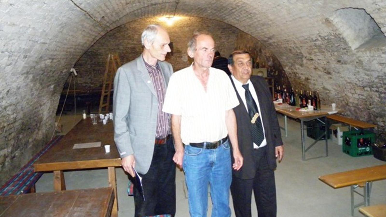 S lijeva: Petar Radosavljević, Mile Maras i Nikola Jugović (načelnik općine)