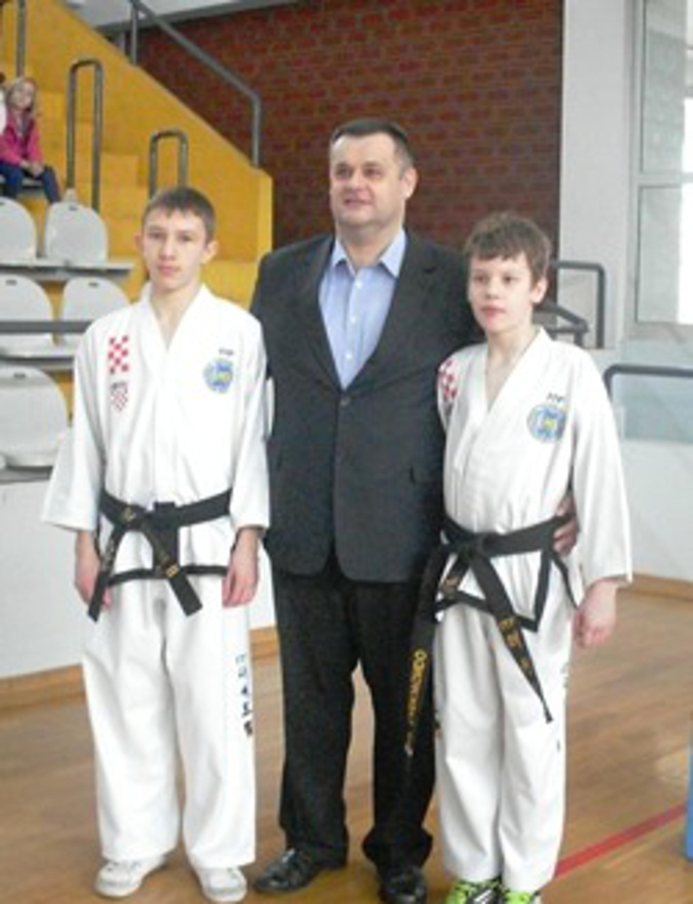 Kristijan i Tomislav Katušić s predsjednikom Damičevićem