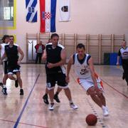 Dominik Štefanac (bijela majica) nije igrao za Sibinj u derbiju kola