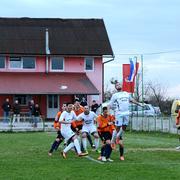 Nogometaši Omladinca (bijeli) u susretu sa Svačićem u 18.kolu