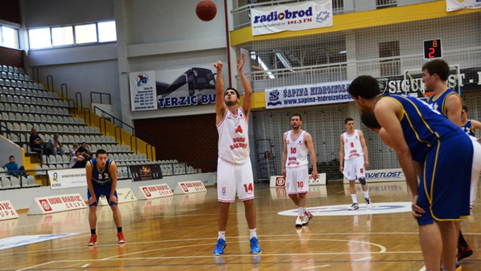 Toni Brnas (na liniji slobodnih bacanja) u Križevcima je ubacio čak 36 koševa