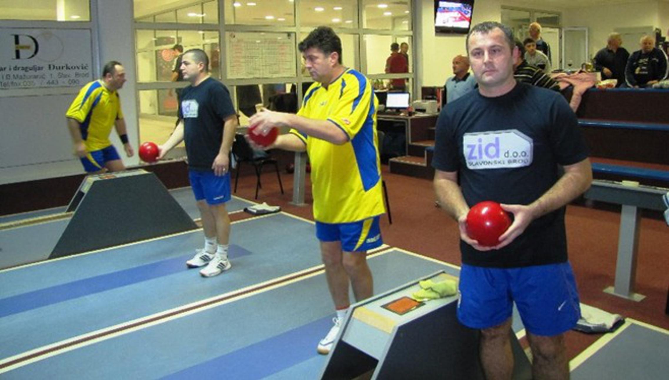 Robert Marić (u prvom planu) član KK Terminal