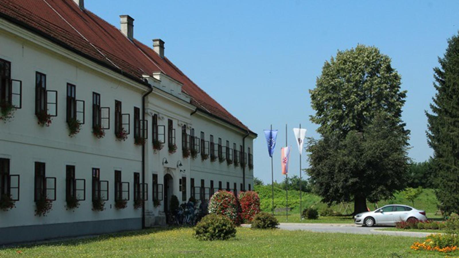 Zgrada Gradske uprave u Slavonskom Brodu